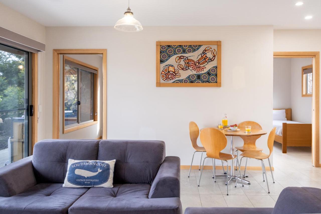 Freycinet Stone 3 - Feldspar Villa *
